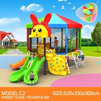 Grand trampoline commercial en plastique avec toboggan, équipement de jeu extérieur robuste pour maternelle et aire de jeux