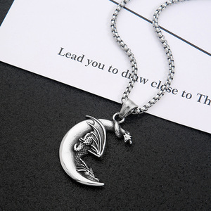 Yunnique Dragon Moon Collar con colgante de acero inoxidable, joyería de moda para hombre, regalo - Product Image 2