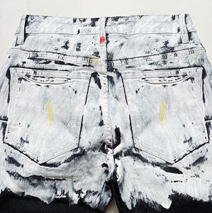 <span class=keywords><strong>Pantaloni</strong></span> in Denim <span class=keywords><strong>Slim</strong></span> <span class=keywords><strong>Fit</strong></span> da <span class=keywords><strong>Uomo</strong></span> con Graffiti Dipinti a Mano, Sfumatura Nero-Bianco con Schizzi di Vernice, <span class=keywords><strong>Pantaloni</strong></span> Casual per Streetwear - Product Image 4