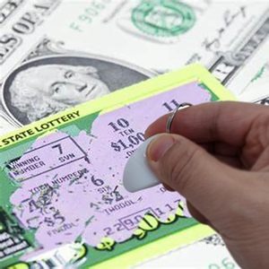 Strumento gratta e vinci di plastica a forma di goccia regalo fortunato giocatore - Product Image 3