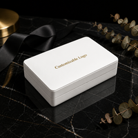 Boîte cadeau rigide blanche personnalisée pour bijoux, avec insert en mousse découpé en forme de cœur, emballage en carton pour colliers de couple