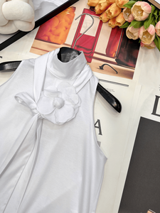 Blusa sin Mangas con Cuello Alto para Mujer, Top con Cuello de Lazo y Acento Floral 3D, Ropa Casual Elegante para Oficina y Salidas Diarias - Product Image 5