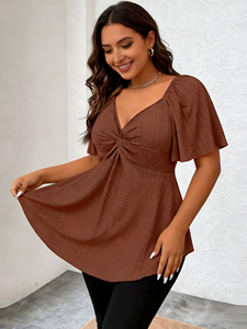 Top Peplum de Talla Grande Marrón Chocolate con Cuello en V, Frente Cruzado, Manga con Volantes, Bordado de Ojales y Dobladillo Asimétrico - Product Image 4