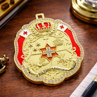Médaille personnalisée plaquée or, émail, couronne, strass, logo en relief, lettres, médailles de récompense double face