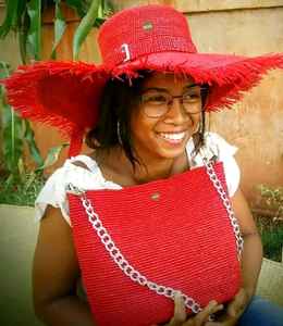 Bolso de Playa de Moda Hecho a Mano con Materiales Reciclados, Cierre Personalizado, Diseño Tejido, Forro de Rafia Ecológico - Imprescindible para el Verano - Product Image 3