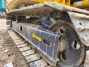 Excavadora de orugas hidráulica Komatsu PC70 de 7 toneladas usada con certificación EPA CE Características Componentes principales Motor y bomba - Product Image 4