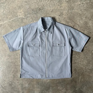 เสื้อเชิ้ตแขนสั้นคุณภาพสูงแบบ OEM สั่งทำได้ แฟชั่น มีกระเป๋า คอปกลำลอง ซิปหน้า เสื้อทำงานผู้ชาย - Product Image 5