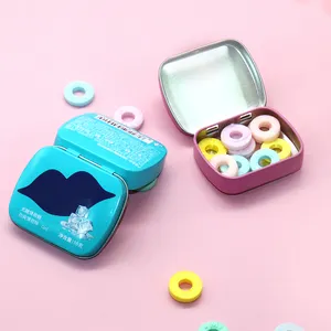 Impresión personalizada en relieve Mini caja de lata con bisagra Rectangular Tapa con bisagras Caja de lata de metal para Candy Mint