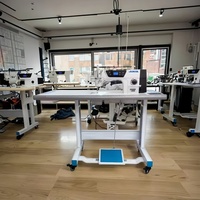 Máquina de Coser Industrial Automática Eléctrica de 550W 220V/110V de Cama Plana con Mesa para Tiendas de Ropa