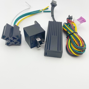 Xe GPS Tracker C32 với nhiên liệu từ xa cut-off và kiểm soát quyền lực tài sản theo dõi thiết bị xe GPS định vị - Product Image 1