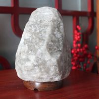 Lampe en sel de l'Himalaya gris naturel 3-5 kg avec base en bois, purificateur d'air et lumière d'ambiance