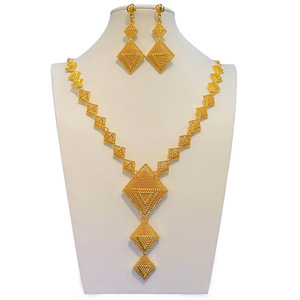 Dubai thời trang Bridal <span class=keywords><strong>Set</strong></span> đồ trang sức sang trọng <span class=keywords><strong>Set</strong></span> 18K mạ vàng tuyệt đẹp Vòng cổ bông tai cho phụ nữ - Product Image 4