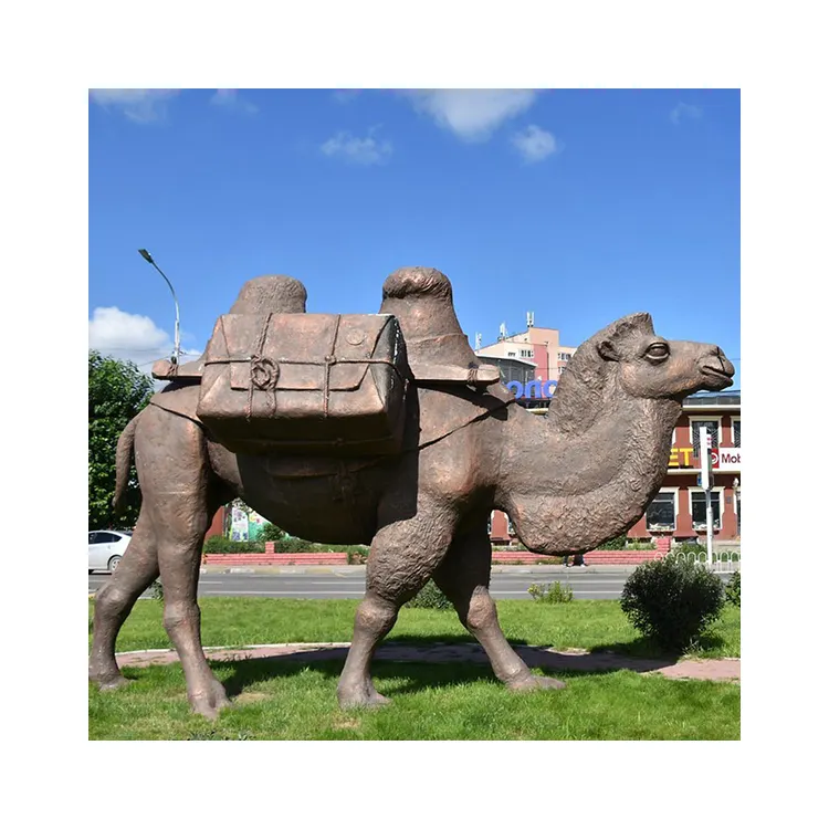 Outdoor Zoom Animal Statue Home Decor Camel Sculpture Casting bronzo ottone a grandezza naturale Dubai Camel Statue in vendita