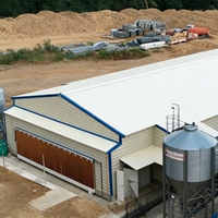 Bâtiment commercial économique en structure métallique pour élevage de poulets pondeuses, à vendre