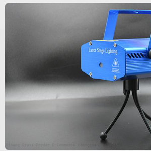 Ventes de liquidation d'usine <span class=keywords><strong>Mini</strong></span> lumière laser rouge verte pleine étoile stroboscopique à commande sonore barre laser lumière d'ambiance de scène - Product Image 1