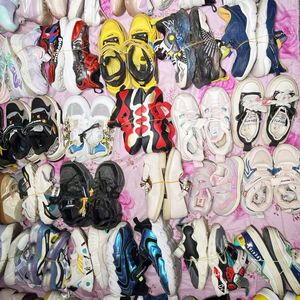 S08 Ballots Chaussures Vente en Gros en Vrac Utilisé Enfants Sandales et Chaussures Pas Cher Chaussures d'Occasion Enfant Chaussures Tailles Mixtes Remise Lot Vente - Product Image 3