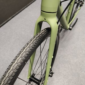Bicicleta <span class=keywords><strong>de</strong></span> <span class=keywords><strong>Carretera</strong></span> y <span class=keywords><strong>Gravel</strong></span> RACTER Trailblazer <span class=keywords><strong>con</strong></span> Eje Pasante, Frenos <span class=keywords><strong>de</strong></span> Disco, Manillar Curvo, Bicicleta Melon <span class=keywords><strong>de</strong></span> Velocidad Variable para Desplazamientos Todoterreno - Product Image 4