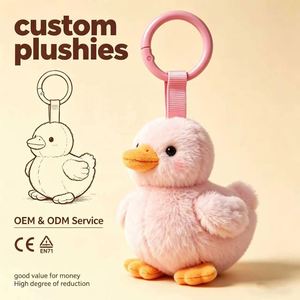พวงกุญแจตุ๊กตาเป็ดสีชมพูสั่งทำขายส่ง คุณภาพสูง บริการ OEM/ODM ได้รับการรับรองมาตรฐาน CE EN71 ขนาด S/M/L/XL สำหรับทุกเพศ - Product Image 1