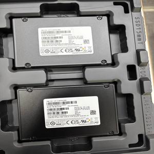 ฮอร์นก์ ชิง โซลิดสเตทไดรฟ์ มือสอง รุ่น MZWLO3T8HCLS-00A07 PM1743 U.2 3.84T 6Gbps SSD - Product Image 2