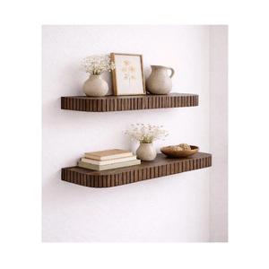 Étagère flottante cannelée arrondie |   Étagère à livres cannelée |   Étagères de style Mid-Century Modern - Product Image 4