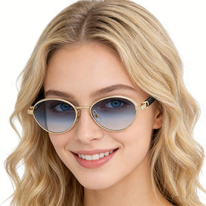Lunettes de soleil ovales Cyber Monday pour femmes, protection UV400, classe 2, monture en plastique et métal, alliage de zinc, noir - Product Image 1
