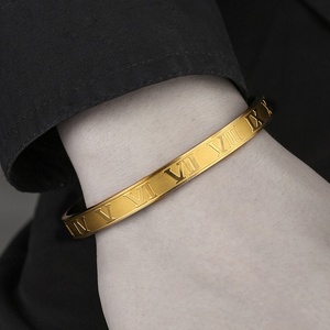 Phụ Nữ Thời Trang Ba Mảnh Thiết Lập Đồ Trang Sức Bangles 18K Vàng Thép Không Gỉ Móng Ngựa Bangles La Mã Chữ Số Stackable Vòng Đeo Tay Bộ - Product Image 5