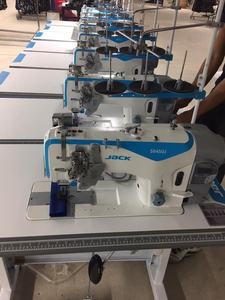 Máquina <span class=keywords><strong>de</strong></span> <span class=keywords><strong>coser</strong></span> digital China Drive Type Jack 58420 <span class=keywords><strong>de</strong></span> doble aguja, cuatro hilos, cabezal numérico, cabezal único - Product Image 2