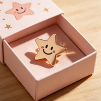 Offre Spéciale : Broches en métal pour artisanat, vente en gros, cadeau souvenir, épinglette émaillée 3D plaquée or, épinglette personnalisée étoile dorée souriante avec carte