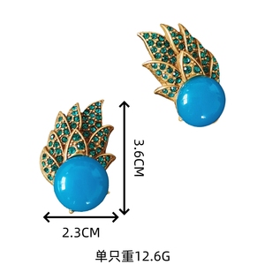 Boucles d'oreilles vintage en zirconium bleu en forme de feuille, au design tendance, rétro et simple pour femmes - Product Image 4