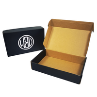 Boîte postale cadeau en carton ondulé personnalisée de luxe pour chaussettes Emballage en carton de luxe gaufré Enveloppe en carton d'expédition