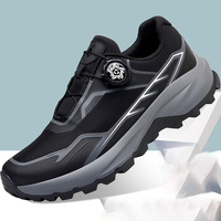 Une paire de chaussures de randonnée classiques populaires pour hommes, antidérapantes, à semelle épaisse, style plateforme, respirantes et confortables