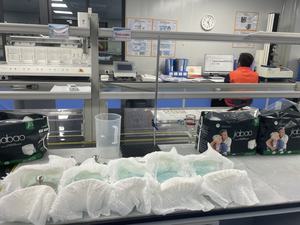 <span class=keywords><strong>Pannolini</strong></span> Monouso per Adulti con Superficie Morbida e Asciutta, Protezione Anti-Perdita, Stampa Personalizzata OEM, per Uomini e Donne, in Confezione Convenienza - Campione Gratuito - Product Image 6