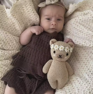 Ensemble en crochet personnalisé : Haut à nouer ajouré à volants et short, Combinaison tricotée, Barboteuse en maille - Product Image 1