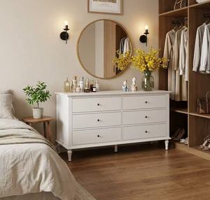 Elegante Cassettiera Bianca con 6 Cassetti - Mobile Organizzatore per Camera da Letto con Gambe in Stile Retrò - Product Image 1