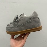 Chaussures de sport décontractées à lacets pour couple, à plateforme et semelle épaisse, avec amorti et rehaussement de la taille, en velours et cuir, semelle en caoutchouc