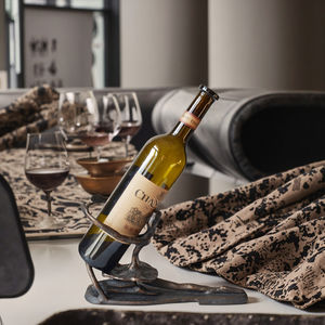 Soporte para <span class=keywords><strong>botella</strong></span> de vino de bailarina de Ballet de hierro fundido, elegante estante de vino de bailarina de Metal, decoración única para el hogar, artesanías de Metal - Product Image 2