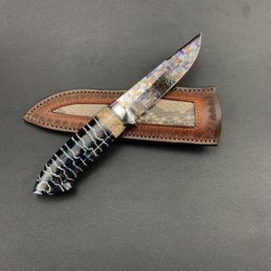 Cuchillo Fijo de Edición Coleccionista con Hoja de Damasco Mosaico, Dientes de Mamut Blanco y Hielo, con Mango de Madera para Caza y Exhibición - Product Image 5