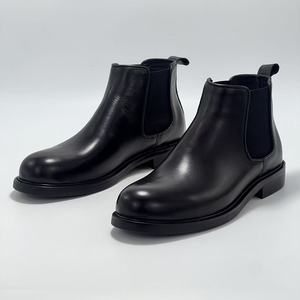 Bottes Martin en cuir de vachette à semelle épaisse, fermeture éclair latérale en cuir véritable, motifs sculptés à la main de style anglais - Product Image 3
