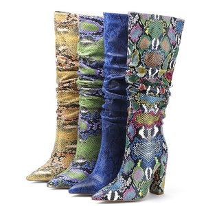 Phong Cách Tạp Trên Phụ Nữ Dài Ăn Mặc Khởi Động Đầy Màu Sắc Da Rắn In Đầu Gối Cao Khởi Động Nhọn Toe Toe Vuông Gót Stiletto Giày - Product Image 5