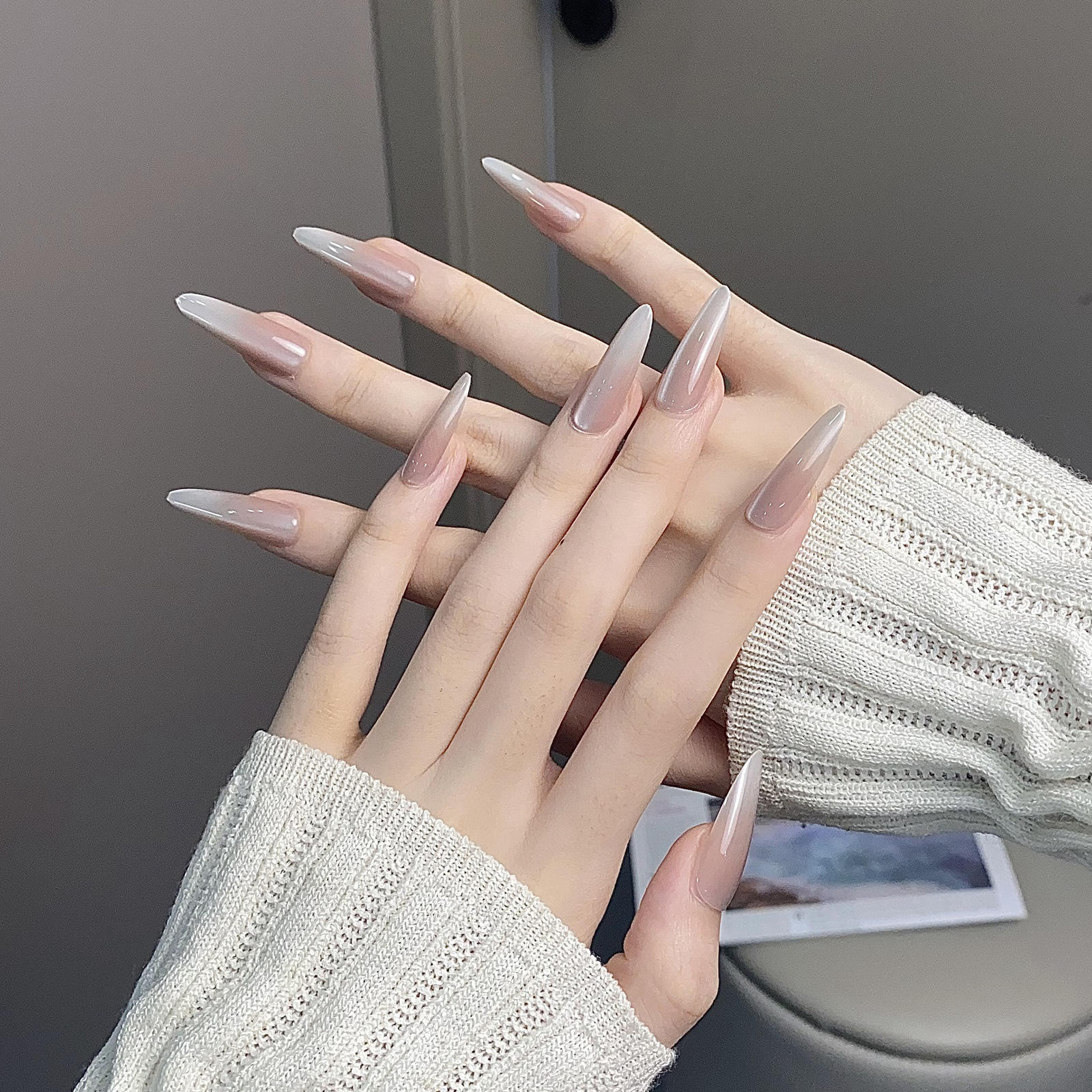 BY1732 Graceful and Elegant