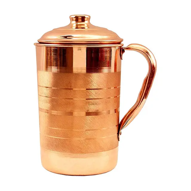 Đồng Jug tinh khiết Đồng nước Jug thiết kế sang trọng dập nổi mới hiện đại từ Ấn Độ Nhà cung cấp cổ điển Đảng drinkware bền vững