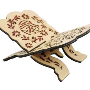 Étagère artisanale en bois sculpté de taille moyenne, au design nouveau, style décoratif artistique, pour le Coran et les cadeaux islamiques - Product Image 1