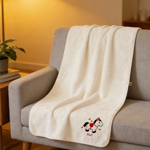 Serviettes légères en gros avec logo personnalisé, serviettes imprimées numériquement en microfibre, serviettes de voyage en coton super absorbantes, serviettes de bain en tissu éponge - Product Image 3