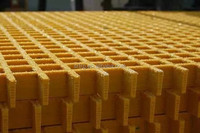 Grille en PRV légère résistante aux produits chimiques, à haute teneur en résine vinylester, capacité de charge élevée, surface antidérapante