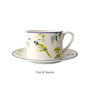 Tasse à café et soucoupe en porcelaine fine motif perroquet American Home pour le thé de l'après-midi - Product Image 1