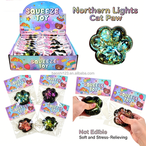 Squishy a Forma di Zampa di Gatto in TPR da 7 cm, Peluche Cristallino con Gradiente Aurora, Stili Multipli Natalizi, Antistress per Ufficio, Solido Senza Liquido o Gel - Product Image 4