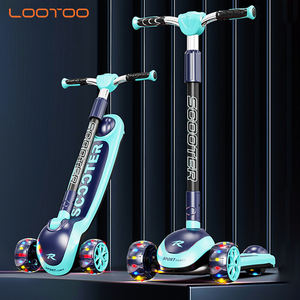 Trottinette à trois roues pliable et réglable de grande taille avec éclairage LED pour enfants de 3 à 8 ans - Product Image 4