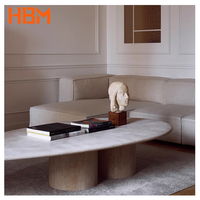 Table moderne en travertin naturel poli de style nordique pour salon de villa de luxe