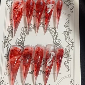 <span class=keywords><strong>Faux</strong></span> <span class=keywords><strong>ongles</strong></span> à presser Dragon Armor à changement de couleur dégradé effet sang, à pointe longue, style européen et américain, pour le commerce extérieur, faits à la main - Product Image 2