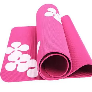 自有品牌聚氯乙烯垫瑜伽垫定制印刷或雕刻标志可用瑜伽彩虹色或定制